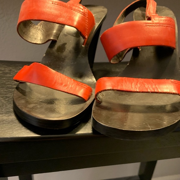 DKNY red sandal size 9 - Picture 6 of 9